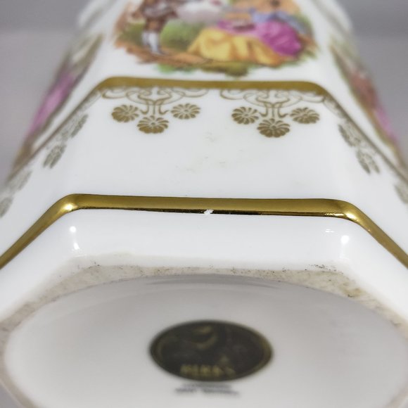 Birks Fragonard "Courting Couple" Patern Octagonal Container with Gold Trim - Picture 7 of 8